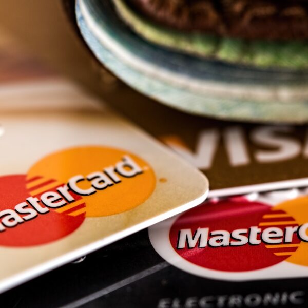 credit card, master card, visa card-851506.jpg